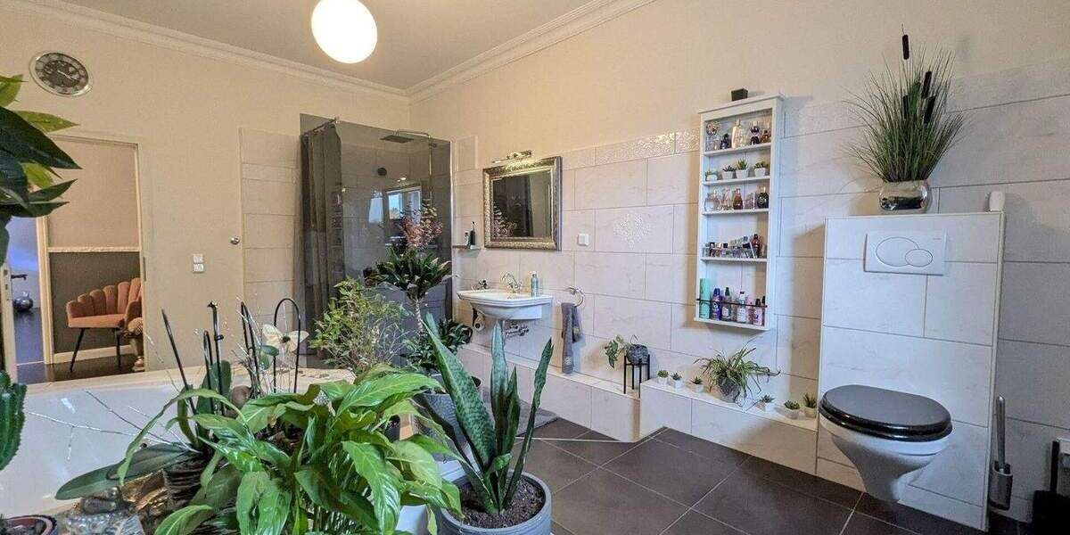 Etagenwohnung Duisburg Mittelmeiderich - 5 Zimmer, 132 m&sup2;, 199.900&euro; | Angebot:25777749