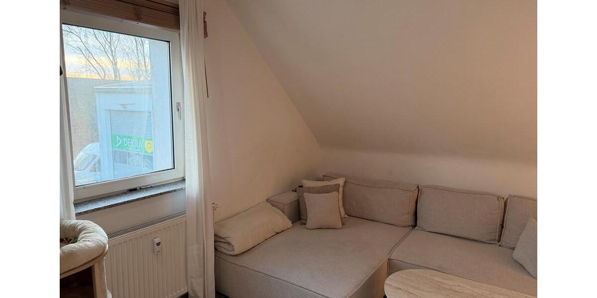 Dachgeschoßwohnung Oberhausen Rothebusch - 2.5 Zimmer, 60 m&sup2;, 600&euro; | Angebot:24850380