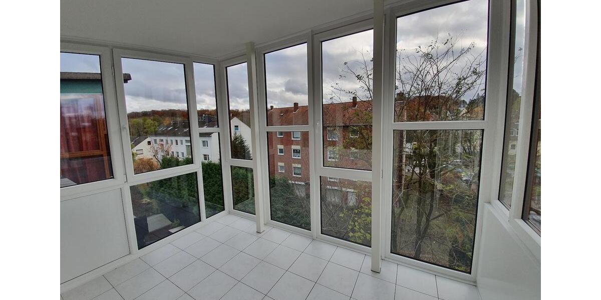 Nur mit WBS: Lichtdurchflutet & großzügig: 2-Zimmer-Wohnung mit Wintergarten zimmer