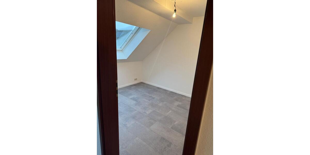 Dachgeschoßwohnung Bottrop - 3 Zimmer, 55 m&sup2;, 560&euro; | Angebot:25146670