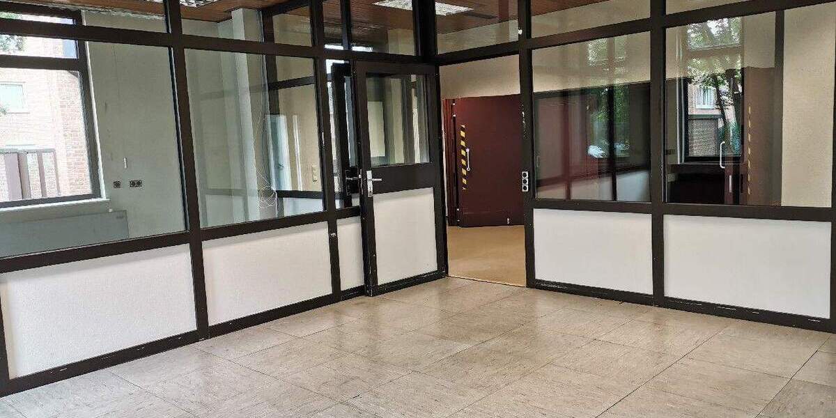 180qm Lager- Ausstellungsflächen mit ca.80qm Büro in Wesel Citynah zimmer