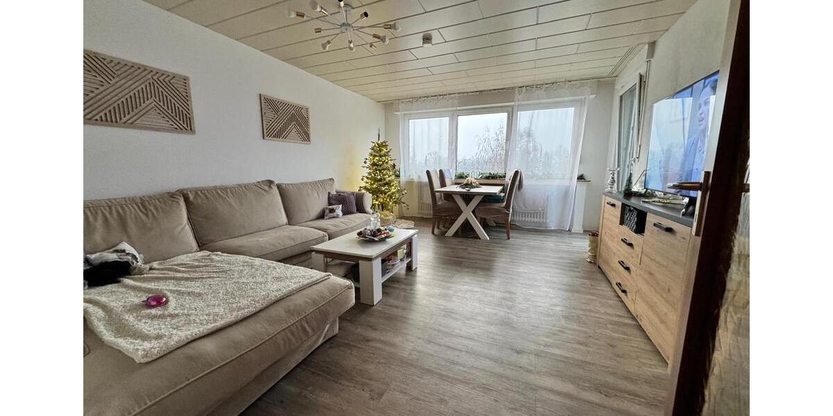 Wunderschöne DG-Wohnung mit Balkon auf Hochstr in Recklinghausen 3.5 zimmer