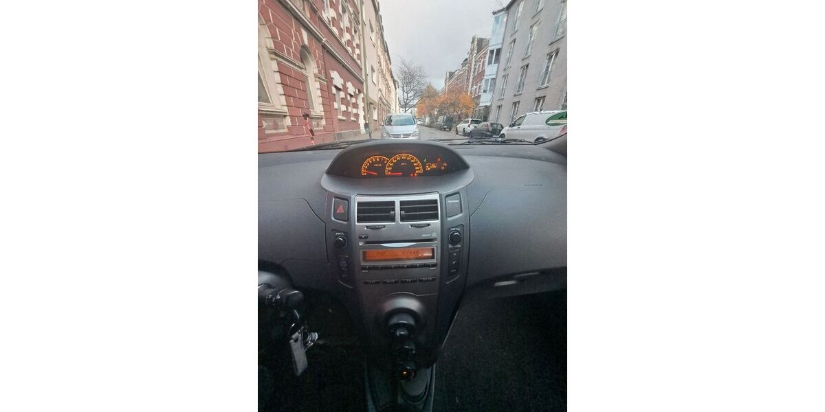 Toyota Yaris 155.000 km 4.700 &euro; Essen 45141