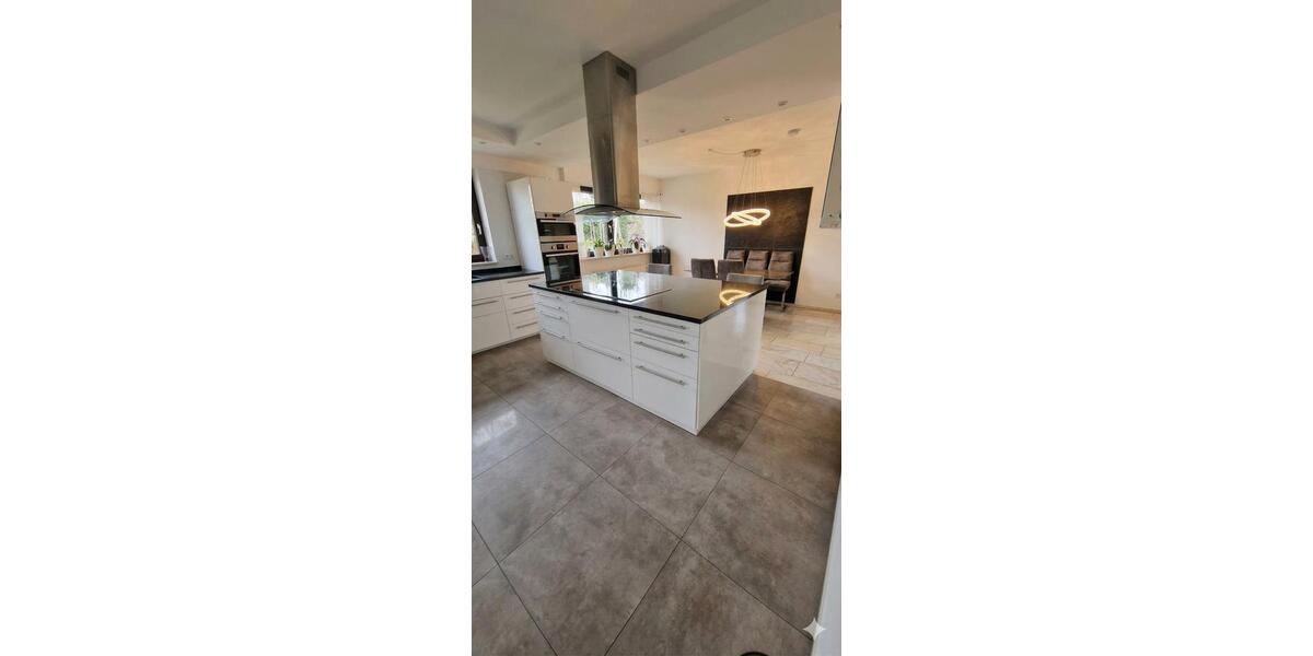 Einfamilienhaus Wesel - 8 Zimmer, 200 m&sup2;, 2.500&euro; | Angebot:26595947