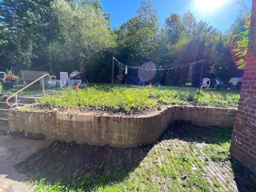 Große 2 Zimmerwohnung komplett renoviert