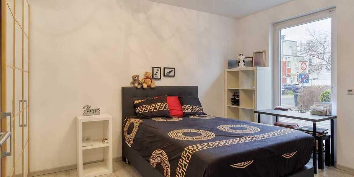 Moderne Doppelhaushälfte mit sonnigem Garten, Dachterrasse und Garage in Ratingen-Lintorf 5 zimmer