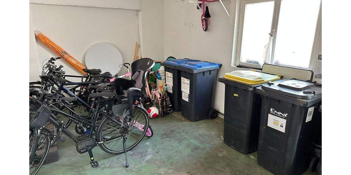 Gepflegtes, voll vermietetes Mehrfamilienhaus inkl. 2 Gewerbeeinheiten in Moers 2 zimmer