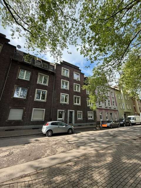 Haus zum Kaufen in Duisburg 425.000 € 482 m²