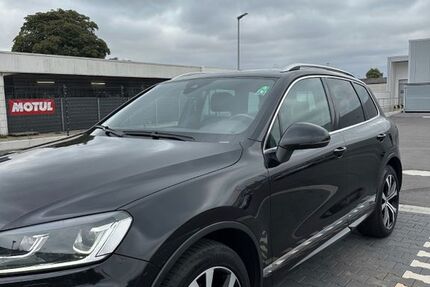 VW Touareg 192.000 km 22.000 &euro; Duisburg 47137