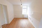 Große 2 Zimmerwohnung komplett renoviert