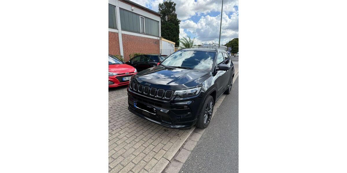 Jeep Compass 56.000 km 20.350 &euro; Duisburg 47166