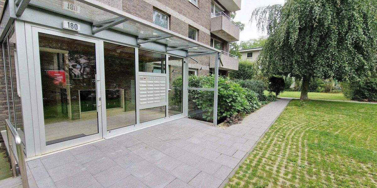 Komfortables Wohnen: Balkon, Tiefgarage, Pool & Sauna in Duisburg 3 zimmer