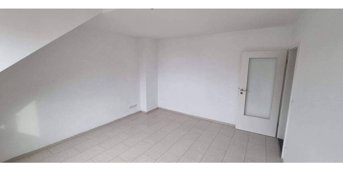 Etagenwohnung Oberhausen Sterkrade-Mitte - 3 Zimmer, 90 m&sup2;, 680&euro; | Angebot:26920815