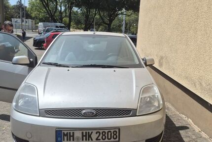Ford Fiesta 13.840 km 800 &euro; Essen 45359