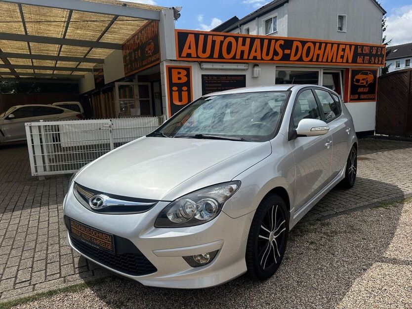 i30