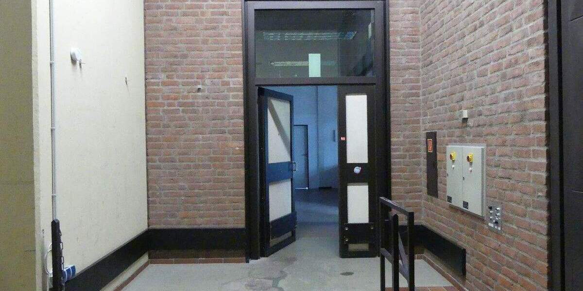 180qm Lager- Ausstellungsflächen mit ca.80qm Büro in Wesel Citynah zimmer