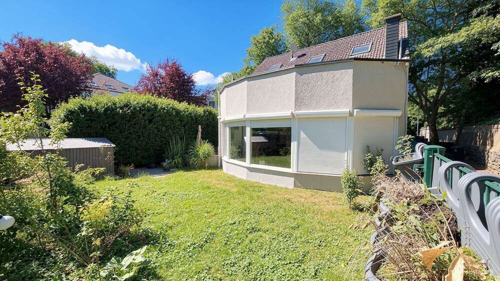 Dreifamilienhaus in Oberhausen-Lirich mit Garten, Dachterrasse und 296 m² Bauland inklusive - Mehrfamilienhaus, Wohnhaus Oberhausen Alstaden | Angebot:27493794