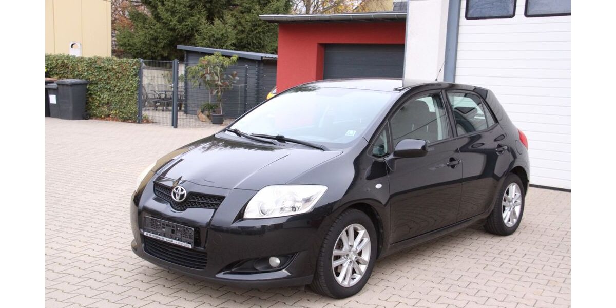 Toyota Auris 182.200 km 4.700 € Velbert 42549