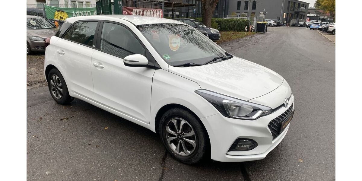 Hyundai i20 64.399 km 11.950 &euro; essen 45239