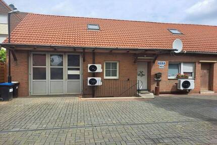 Attraktive Gewerbeeinheit mit Büroflächen, Lager und Entwicklungspotenzial in Duisburg-Buchholz