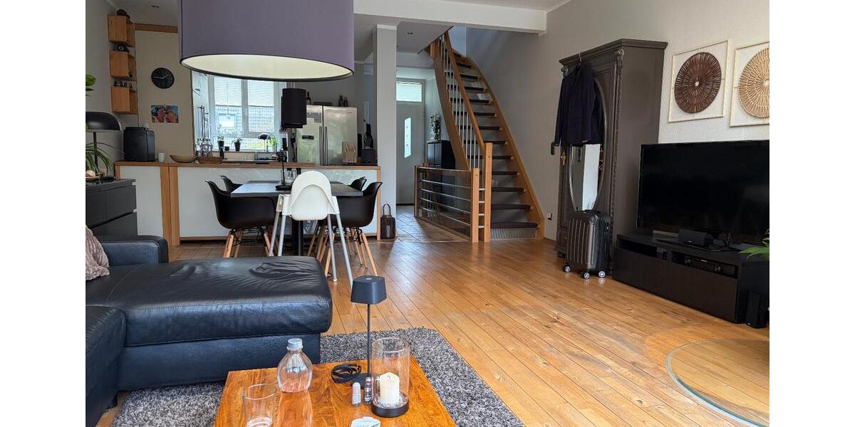 Reihenhaus Essen Huttrop - 3 Zimmer, 123 m&sup2;, 1.800&euro; | Angebot:27615081