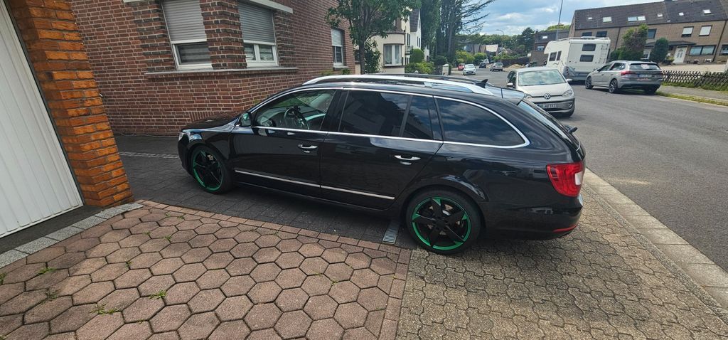 Skoda Superb 135.000 km 13.000 € Moers 47441