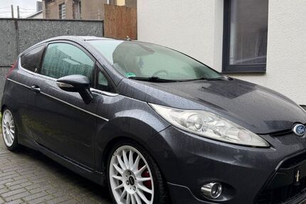 Ford Fiesta 204.284 km 3.350 &euro; Recklinghausen 45663