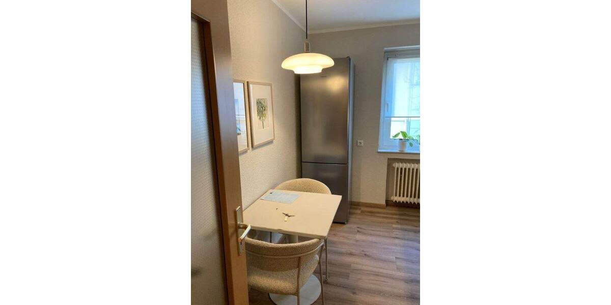 Schöne 3,5-Raum-Wohnung im 1. Obergeschoss mit Balkon, Nähe U-35 3 zimmer