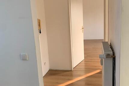 Sanierte zwei 2,5 Zimmer Wohnung mit Terrasse