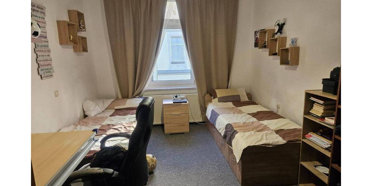 *Mehrfamilienhaus mit 4 Eigentumswohnungen und Garten im Hinterhof * 1 zimmer