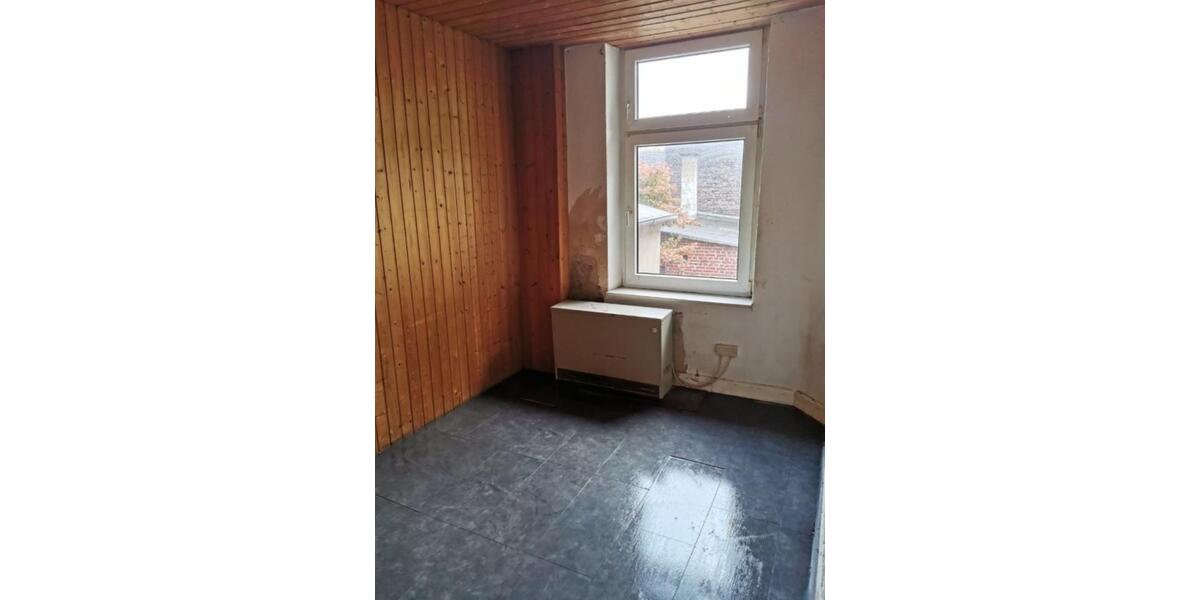 4 Zimmer +1 Durchgangszimmer, ca.108 m2, von priv. zu verm. 4 zimmer