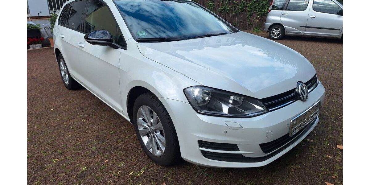 VW Golf 81.475 km 10.700 &euro; Essen 45355