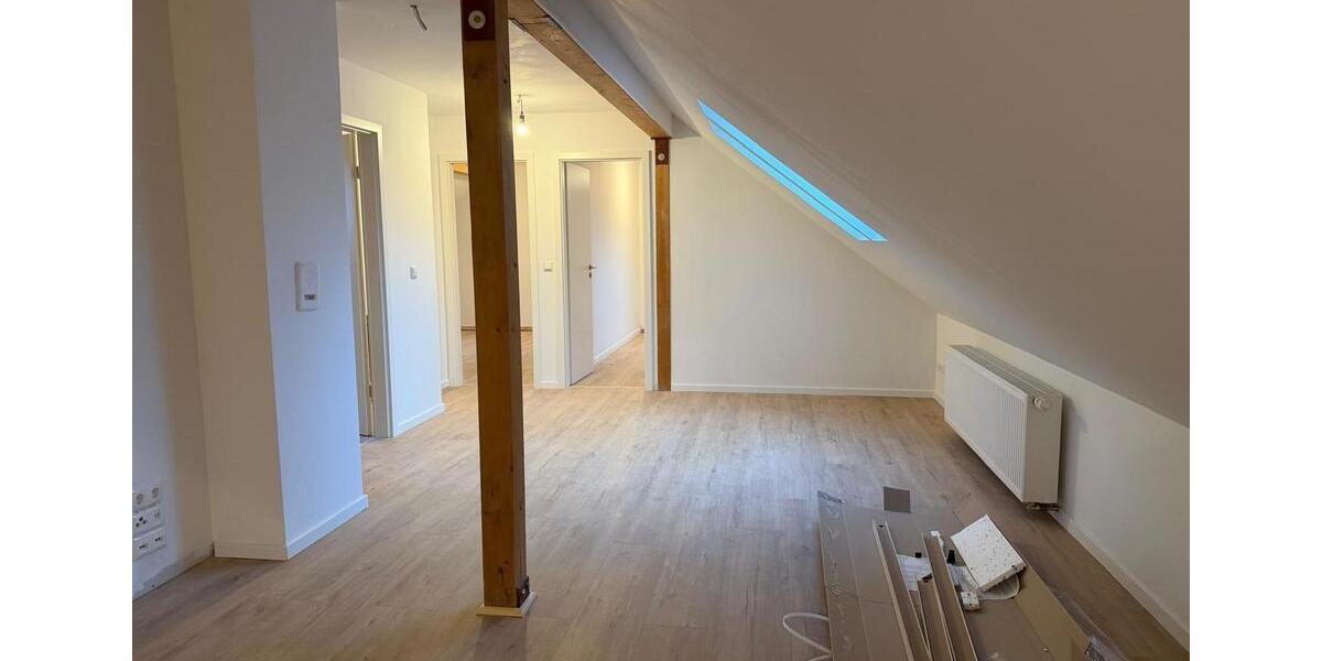Dachgeschoßwohnung Bochum Günnigfeld - 3 Zimmer, 80 m&sup2;, 750&euro; | Angebot:24441580