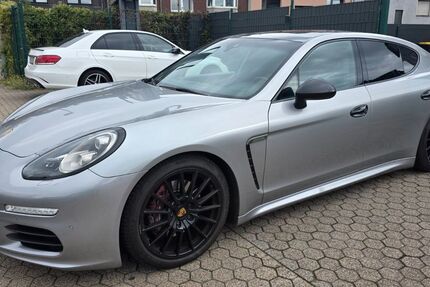 Porsche Panamera 127.000 km 31.700 &euro; Duisburg 47139