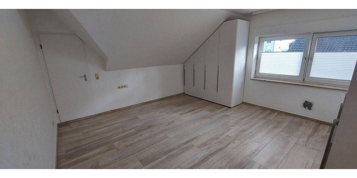 Etagenwohnung Ratingen Zentrum - 2 Zimmer, 117 m&sup2;, 1.390&euro; | Angebot:26818922