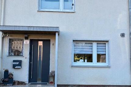 ❗Perfektes Familiennest: Modernisiertes Reihenhaus - prov.frei❗ 4.5 zimmer