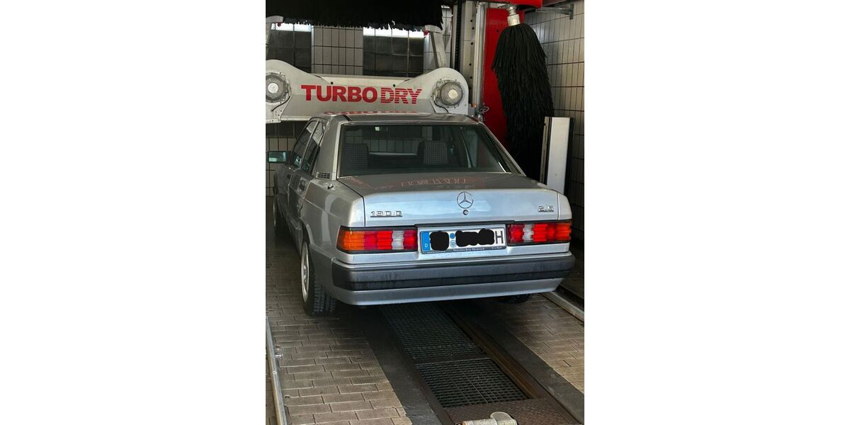 Mercedes-Benz 190 208.500 km 5.800 € Herten 45699