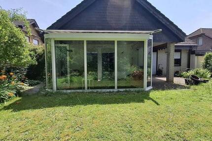 Freistehendes Ein-Zweifamilienhaus mit Garten, Sauna und Kellerbar in ruhiger Sackgasse in Moers-Kapellen zimmer