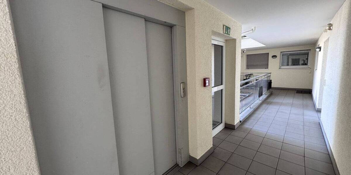 Etagenwohnung Herne Herne-Mitte - 2 Zimmer, 65 m&sup2;, 615&euro; | Angebot:26875701