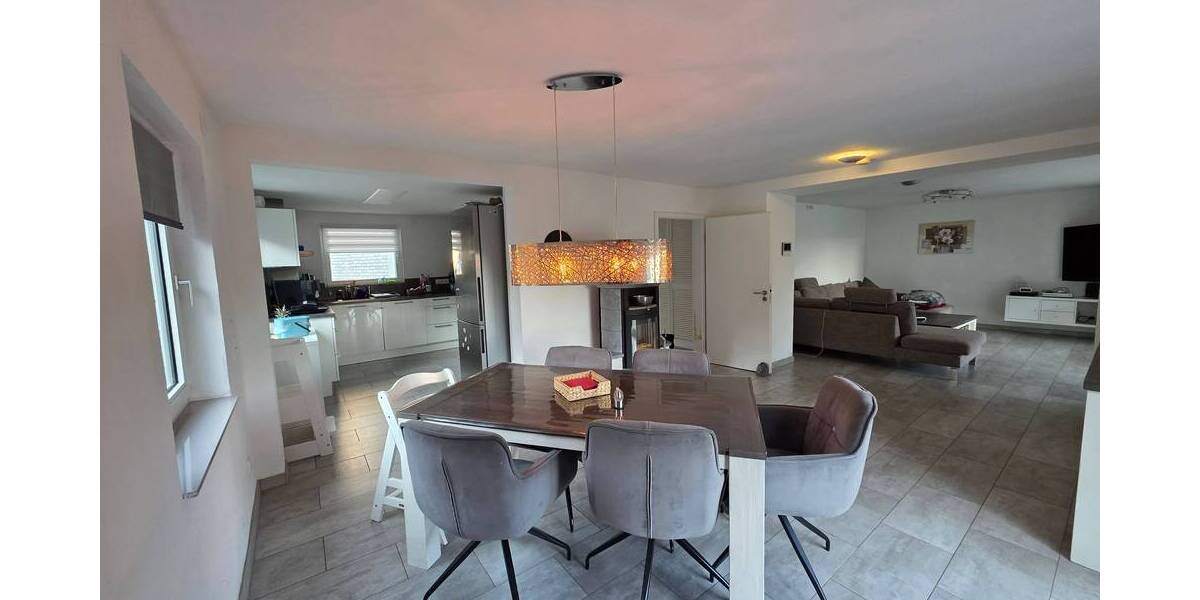 Mehrfamilienhaus, Wohnhaus Velbert Kostenberg - 9 Zimmer, 259 m&sup2;, 650.000&euro; | Angebot:25733904