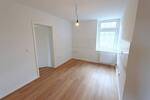 Große 2 Zimmerwohnung komplett renoviert
