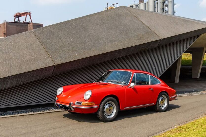 912