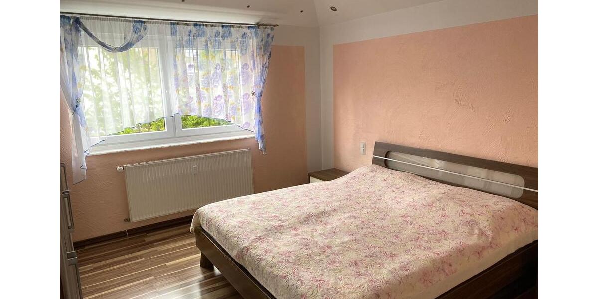 Luxuriöse Wohnung Eigentumswohnung m. Balkon & Garage + Parkplatz 3.5 zimmer