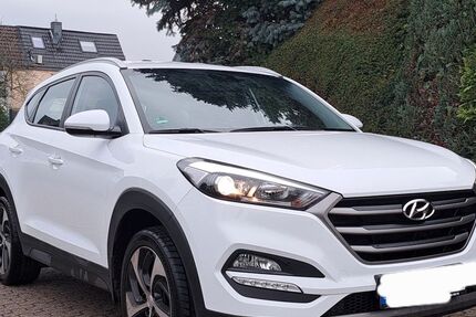 Hyundai TUCSON 31.000 km 15.900 &euro; Duisburg 47249