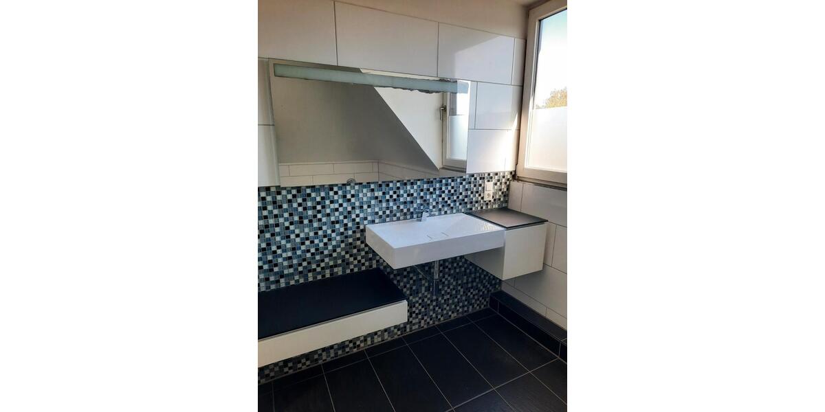 Dachgeschoßwohnung Essen Stadtbezirk II - 5 Zimmer, 124 m&sup2;, 1.470&euro; | Angebot:27621026