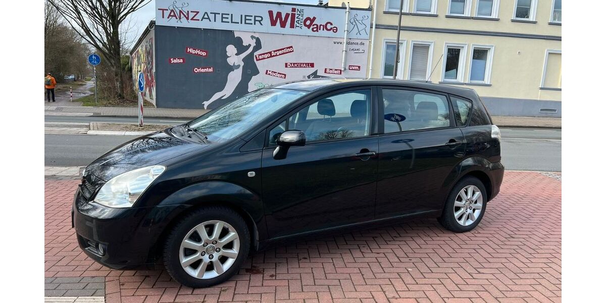 Toyota Corolla Verso 175.000 km 4.690 &euro; Recklinghausen 45657