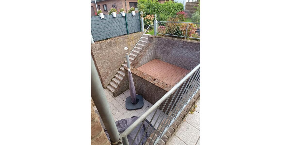 Doppelhaushälfte mit zwei Wohnparteien in guter Wohnlage 7 zimmer