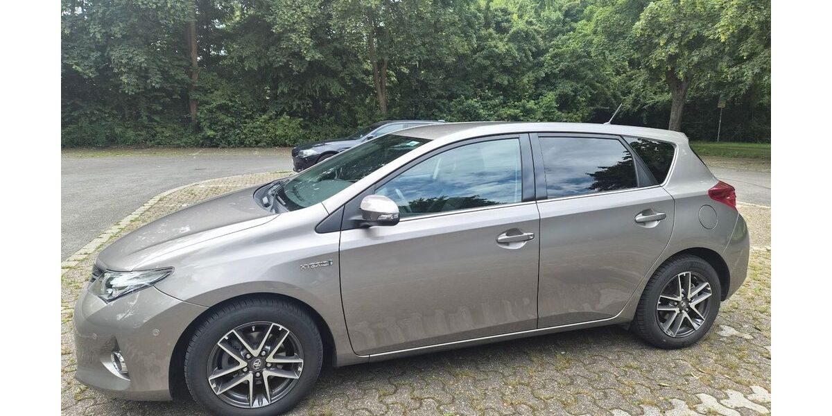 Toyota Auris 45.895 km 13.500 &euro; Bochum 44809