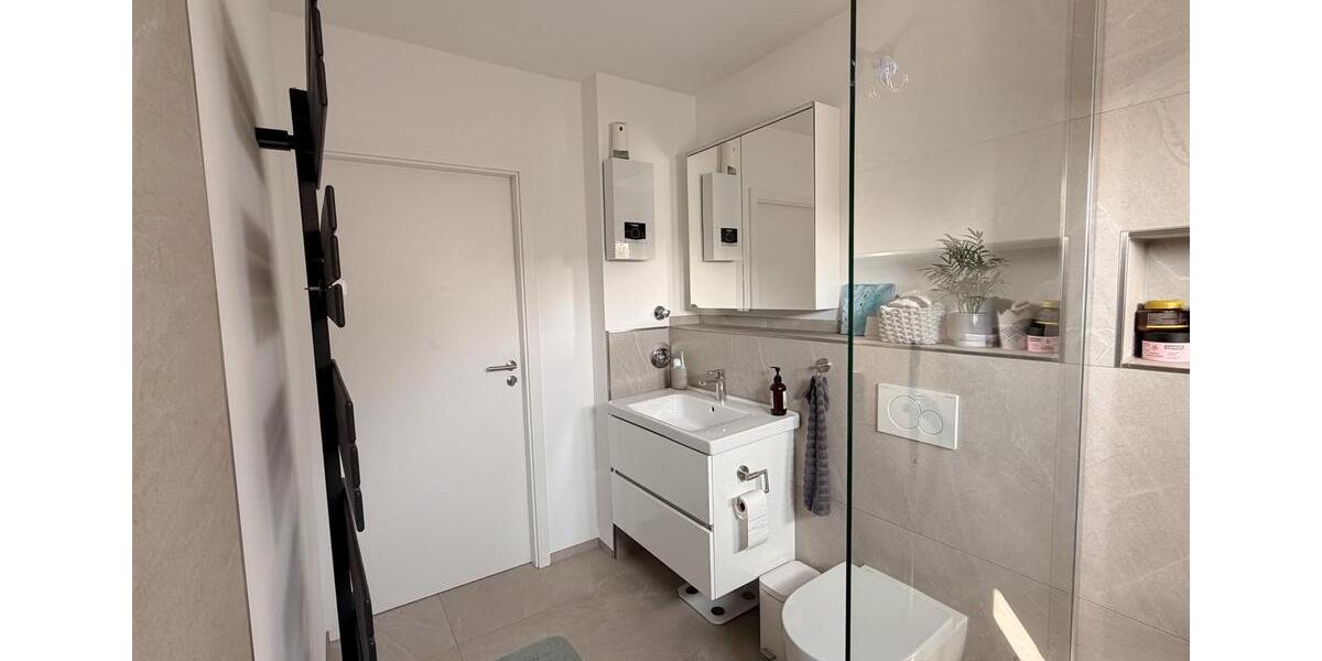 Dachgeschoßwohnung Duisburg Huckingen - 3 Zimmer, 70 m&sup2;, 200.000&euro; | Angebot:27425714