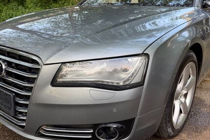 Audi A8 297.858 km 10.700 &euro; Essen 45276